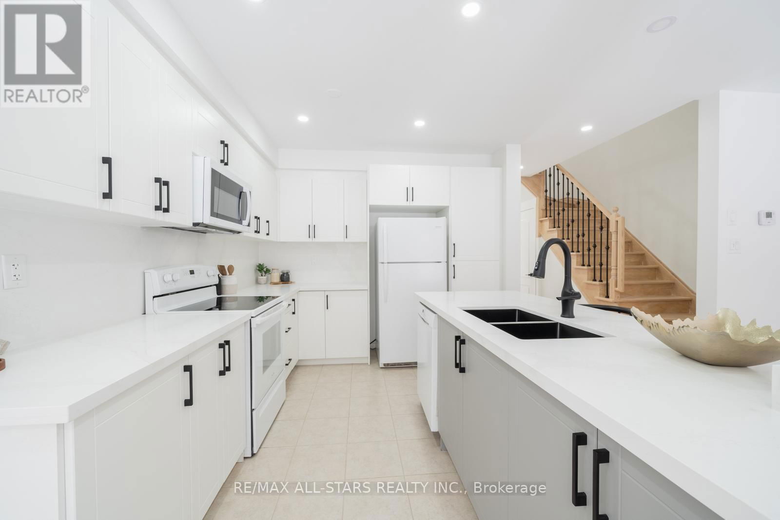 234 SANDALE ROAD Image 15