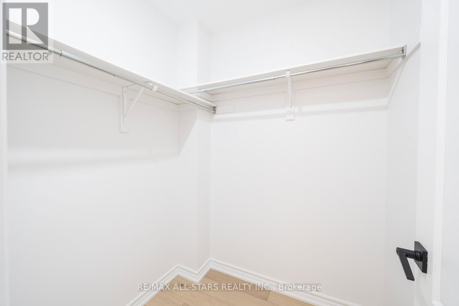 234 SANDALE ROAD Image 34