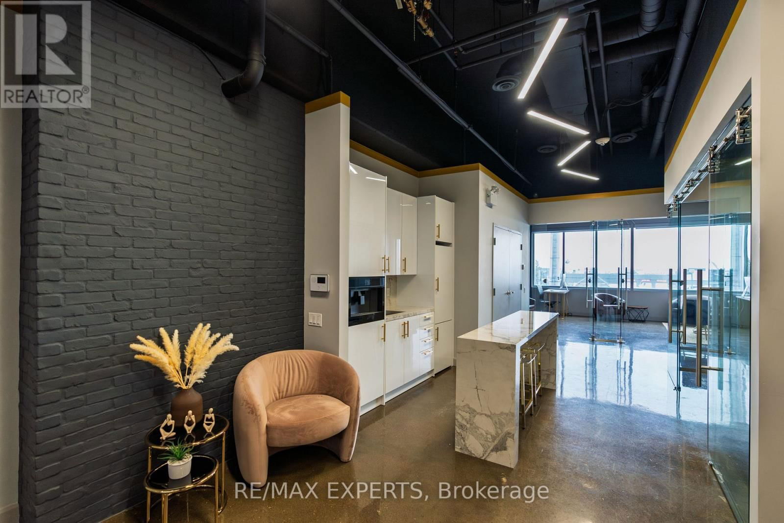 207 - 7777 WESTON ROAD Image 14
