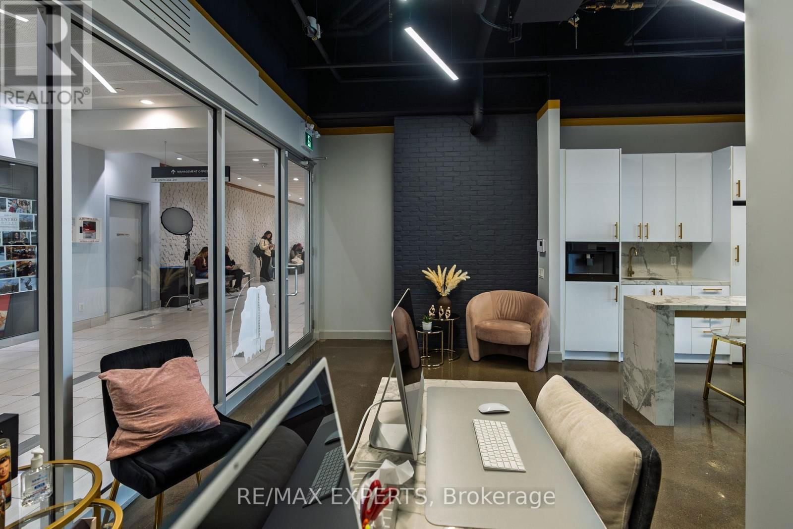 207 - 7777 WESTON ROAD Image 21