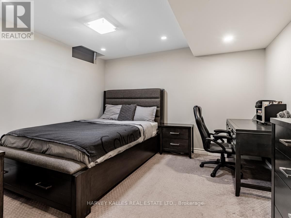 24 EDMUND SEAGER DRIVE Image 35