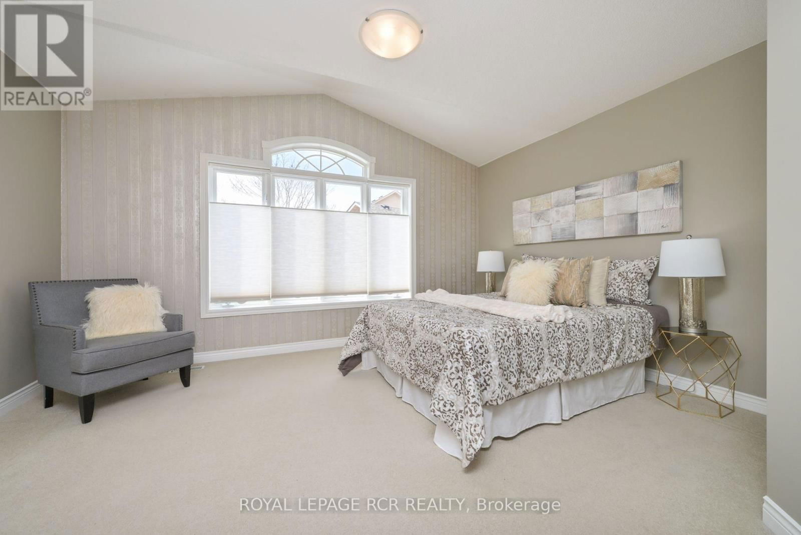46 SUNSET BOULEVARD Image 14