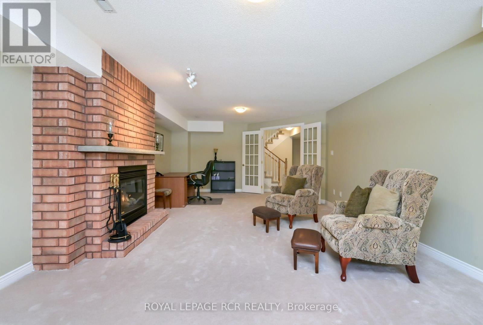 46 SUNSET BOULEVARD Image 25