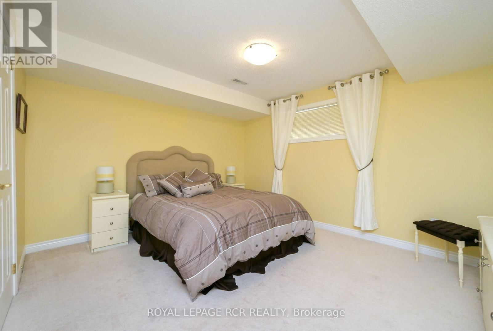 46 SUNSET BOULEVARD Image 26
