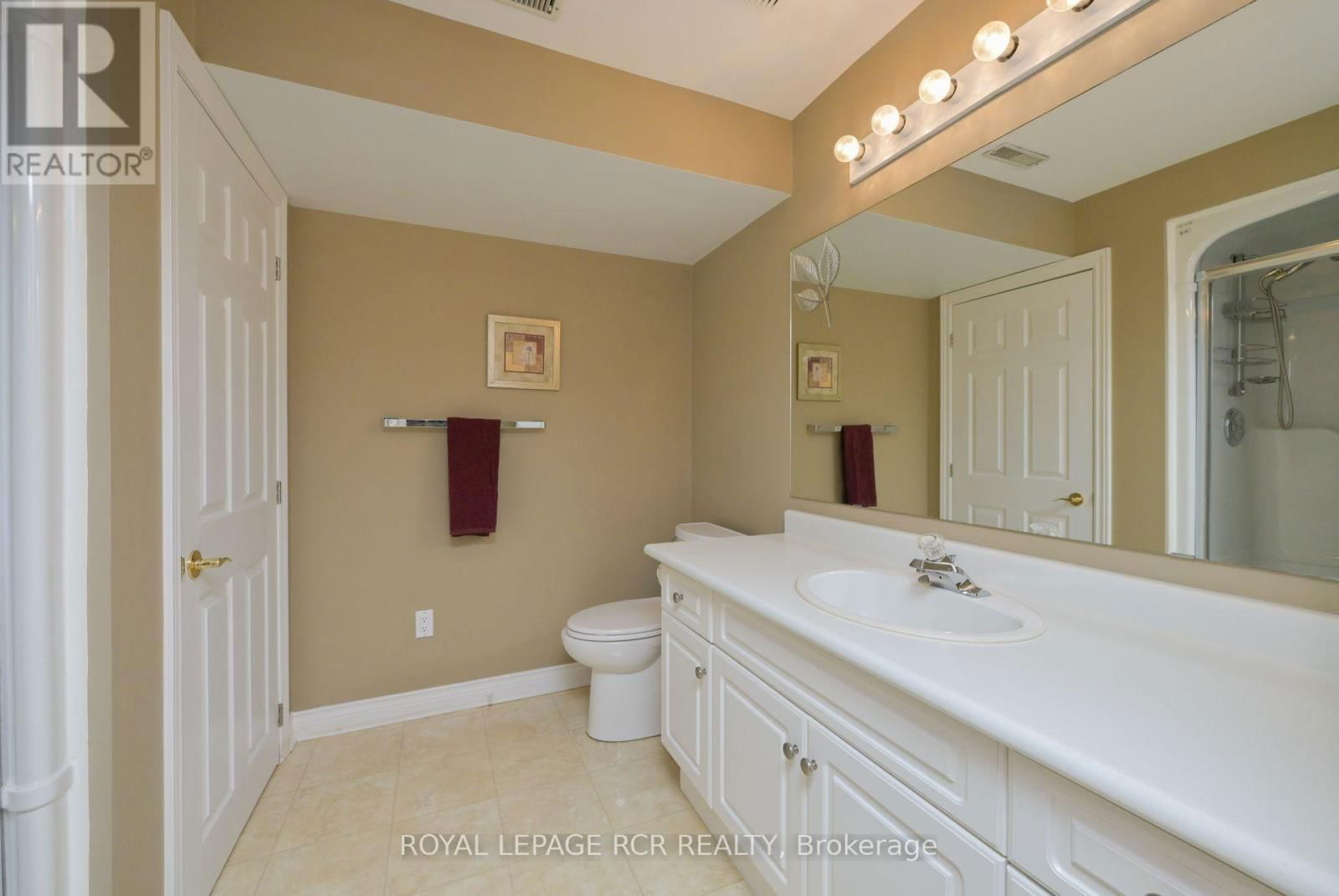 46 SUNSET BOULEVARD Image 27