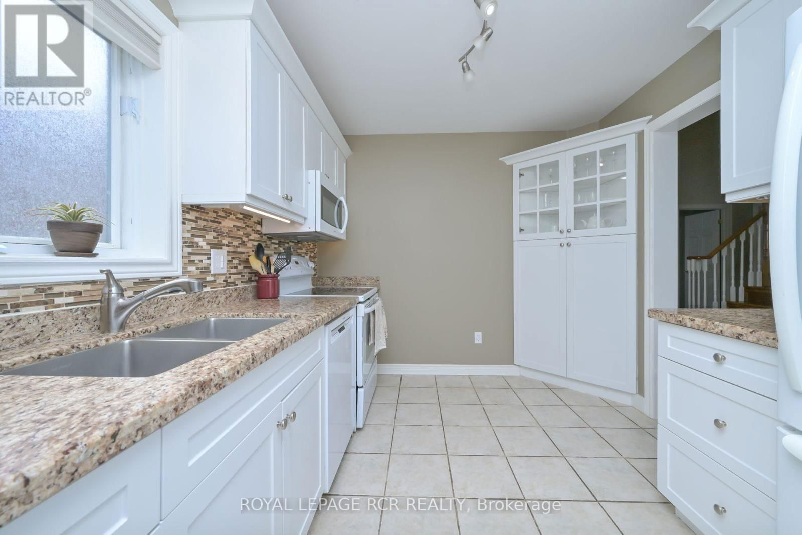 46 SUNSET BOULEVARD Image 6
