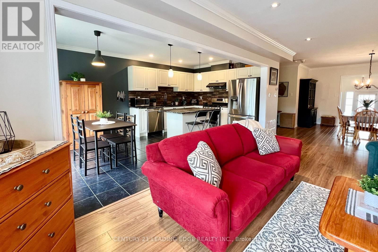 14 RENNIE STREET Image 16