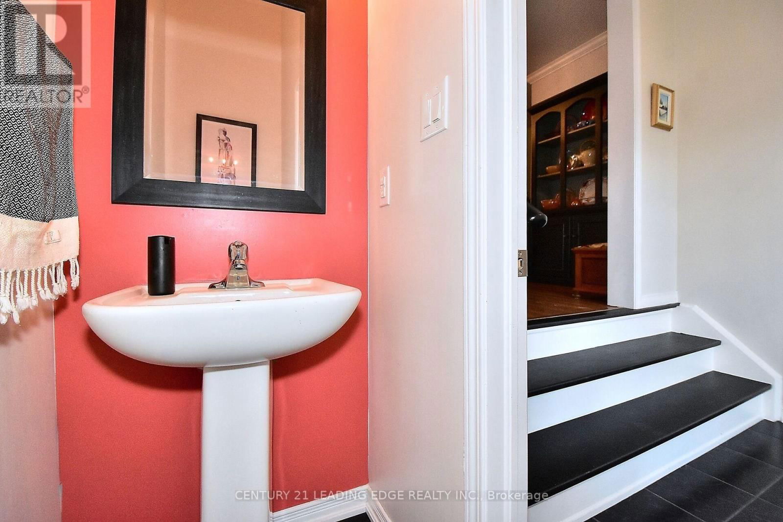 14 RENNIE STREET Image 21