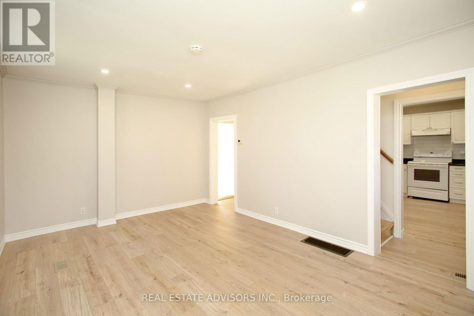 7 ELIZABETH STREET Image 10