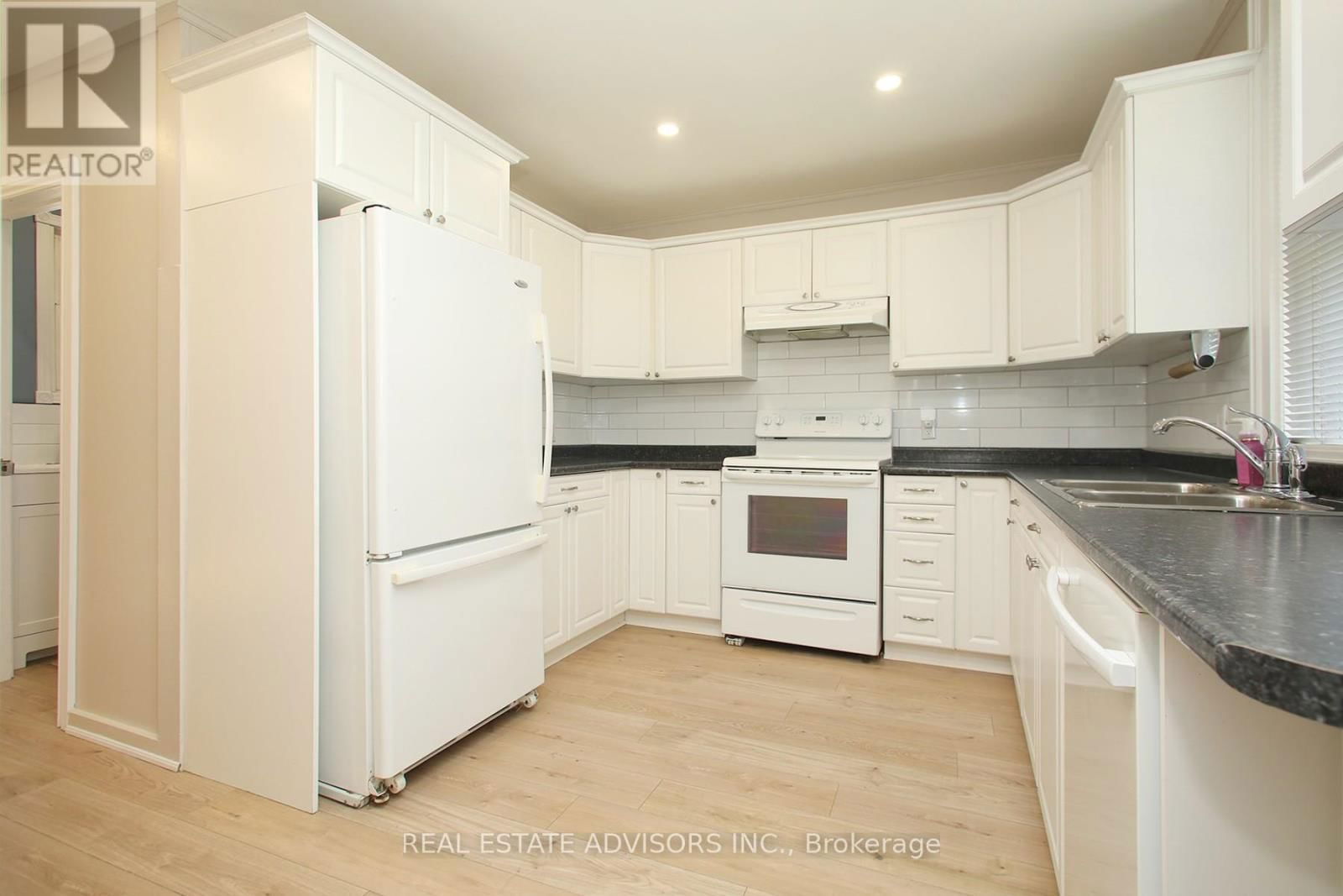 7 ELIZABETH STREET Image 4