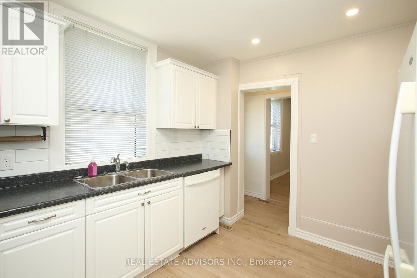 7 ELIZABETH STREET Image 6