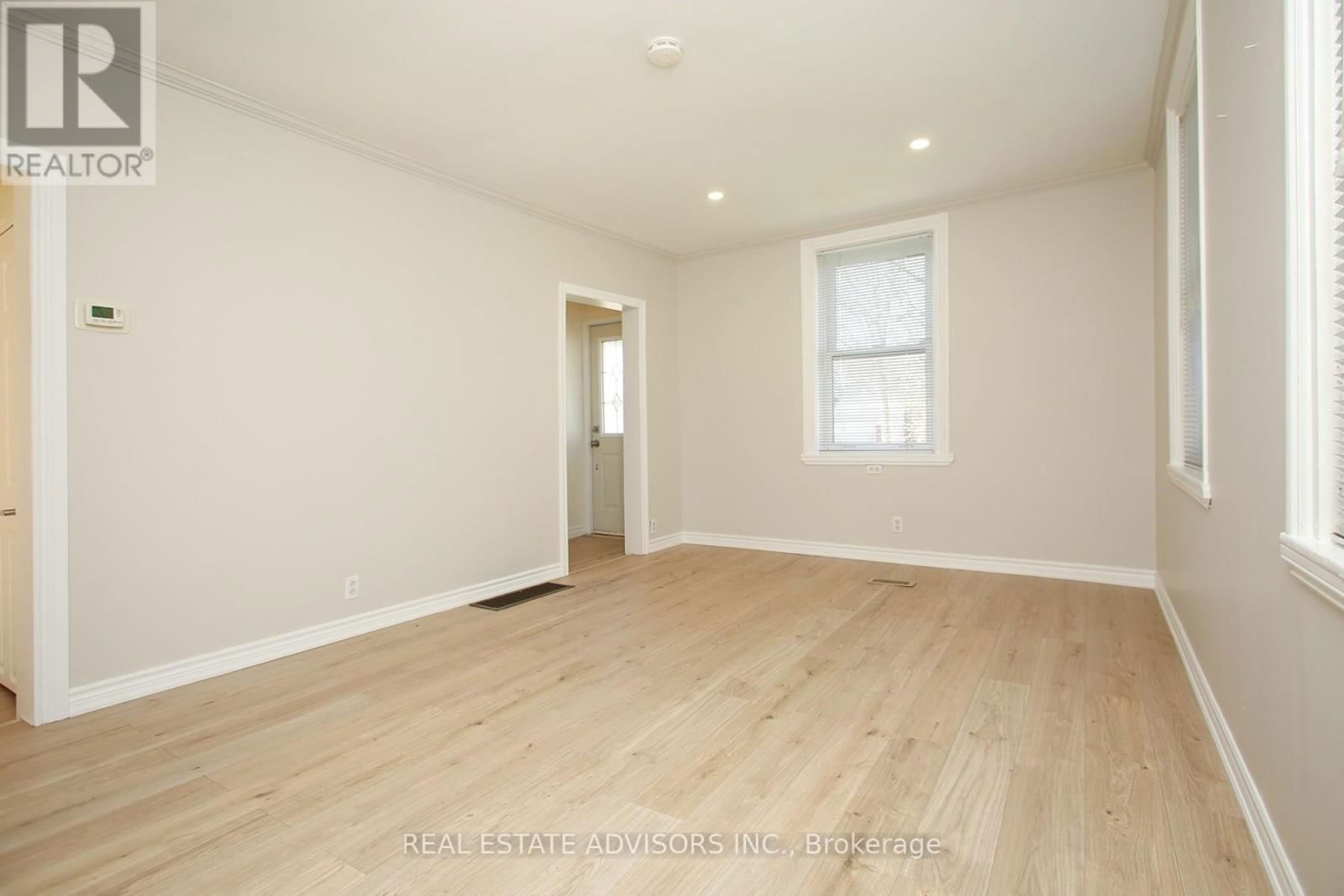7 ELIZABETH STREET Image 8