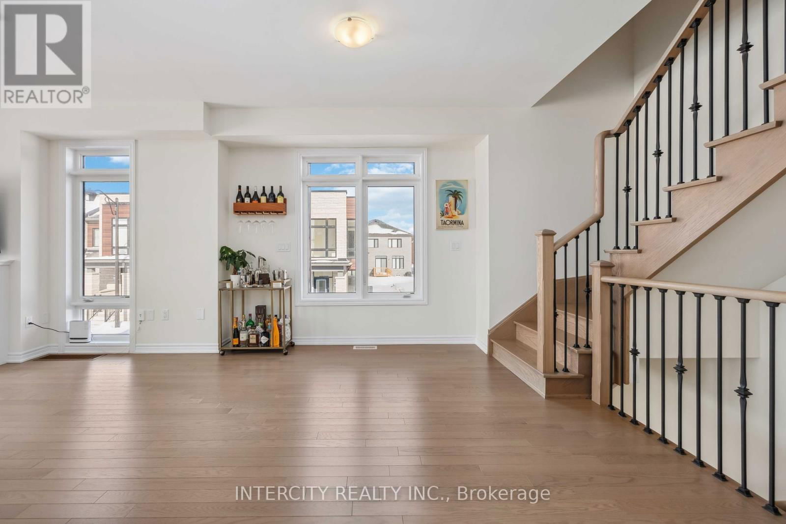 43 GRIFFITH STREET Image 16