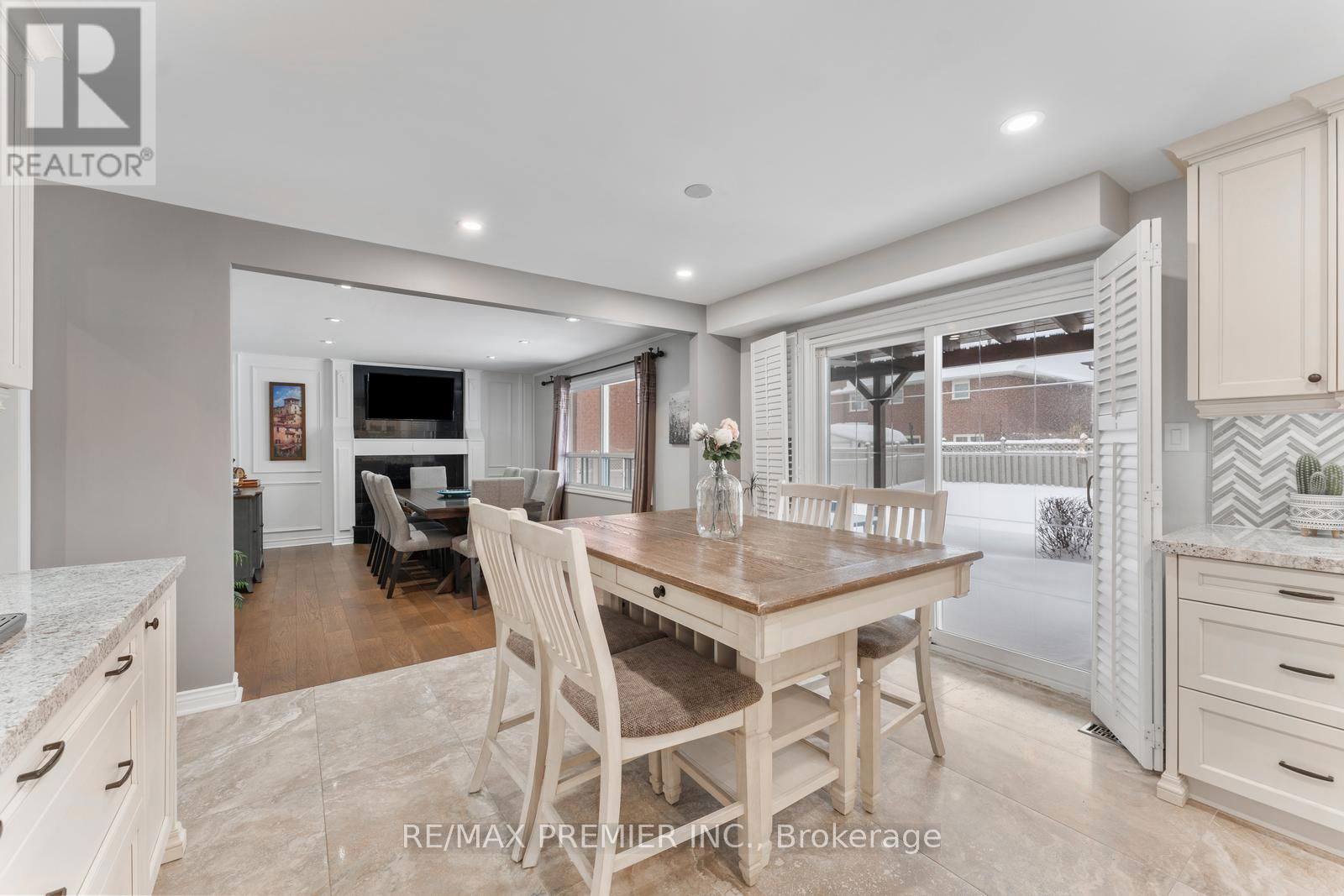 19 CLAUDIA AVENUE Image 13
