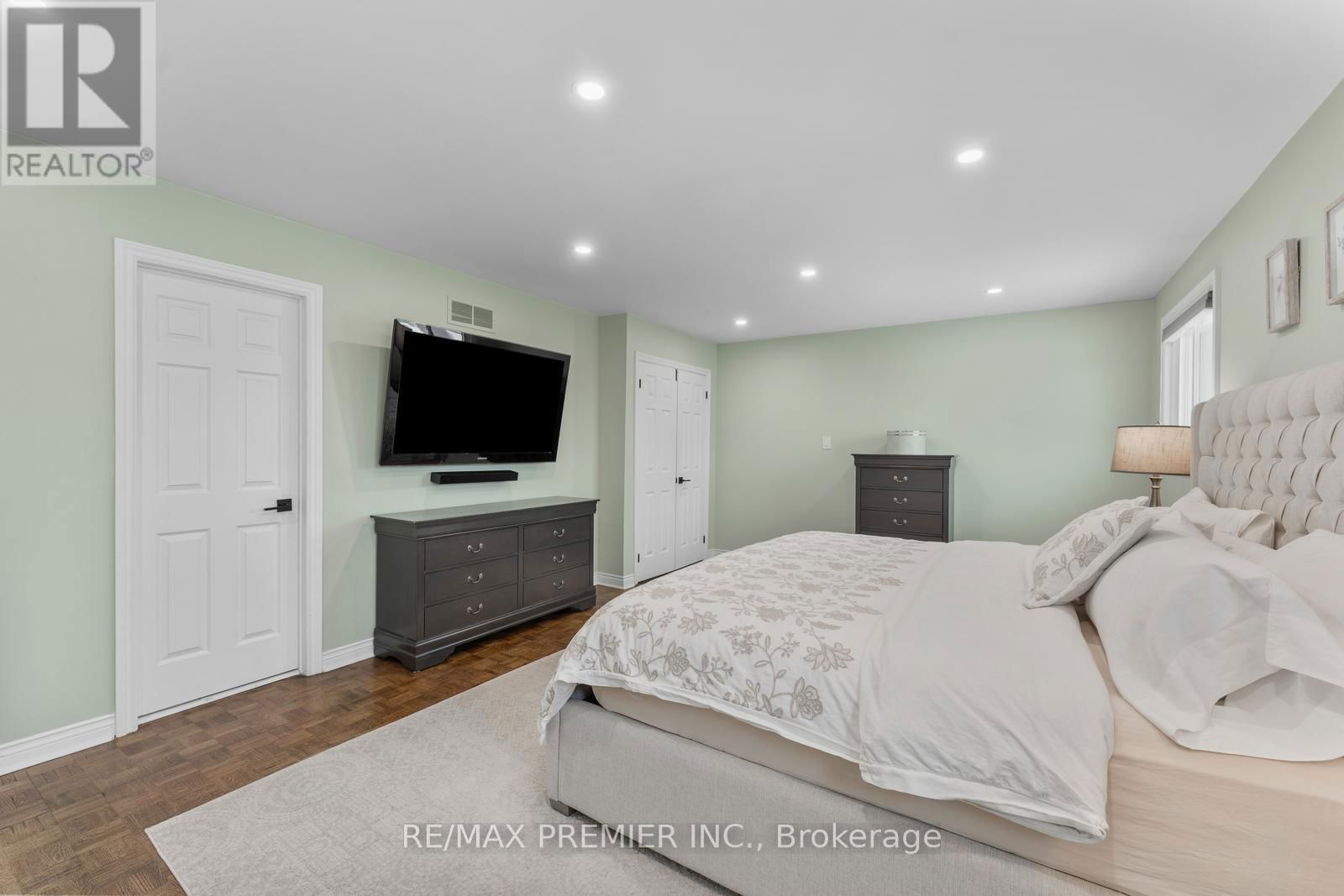 19 CLAUDIA AVENUE Image 17
