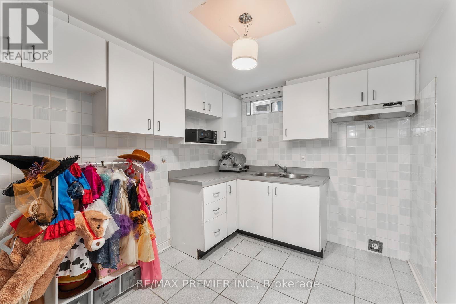 19 CLAUDIA AVENUE Image 31