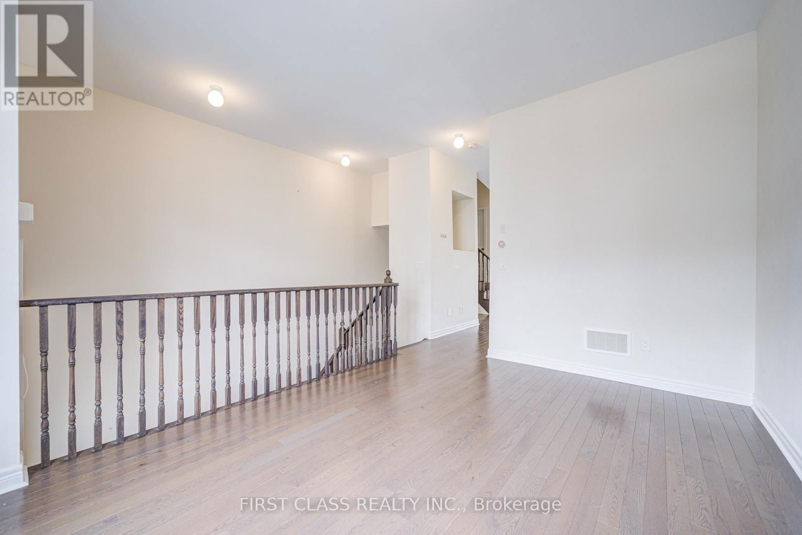 25 LASKIN DRIVE Image 14