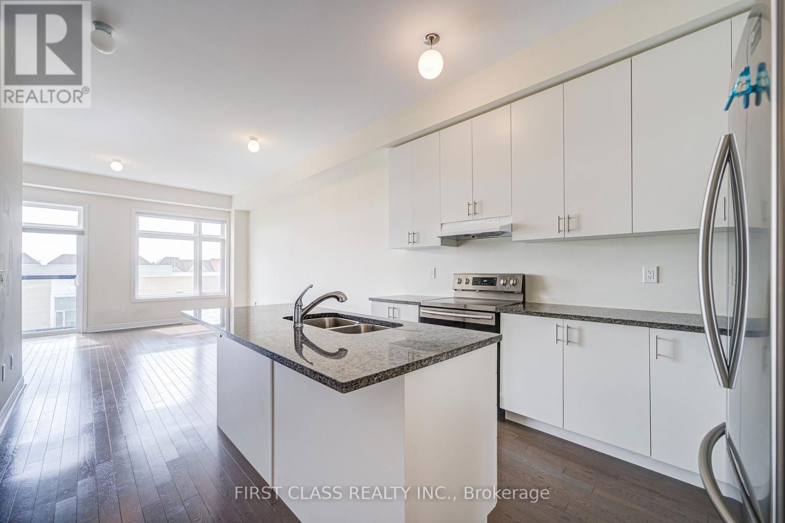 25 LASKIN DRIVE Image 15