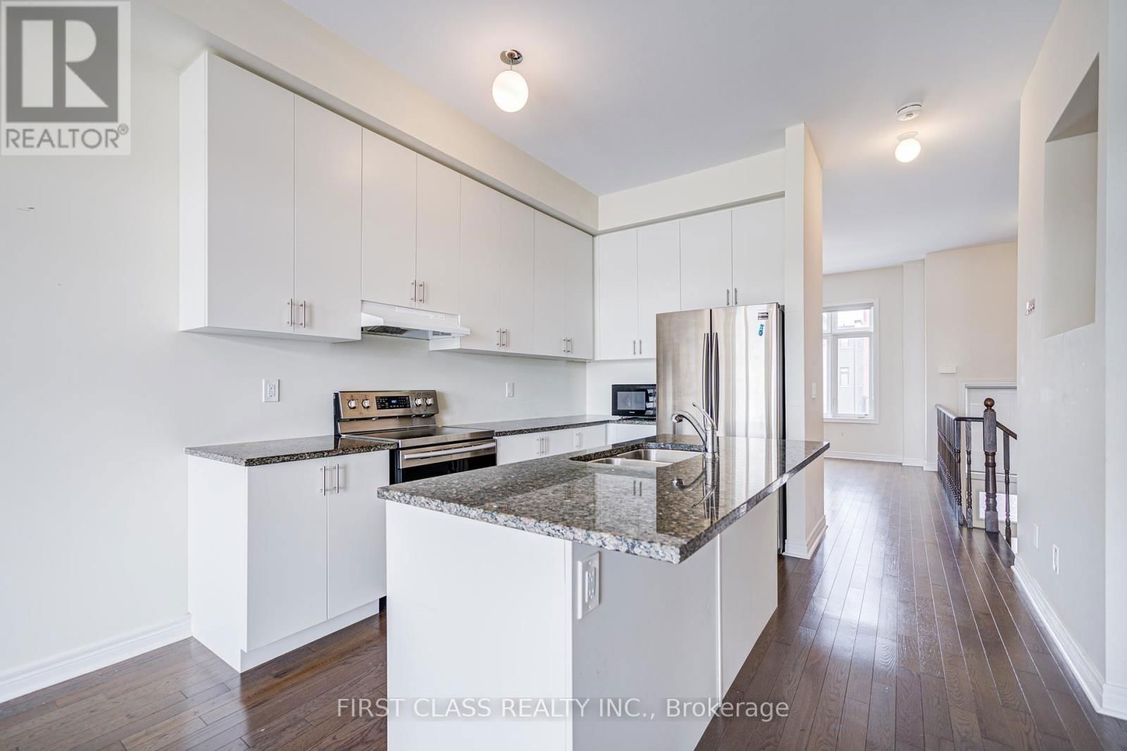 25 LASKIN DRIVE Image 17