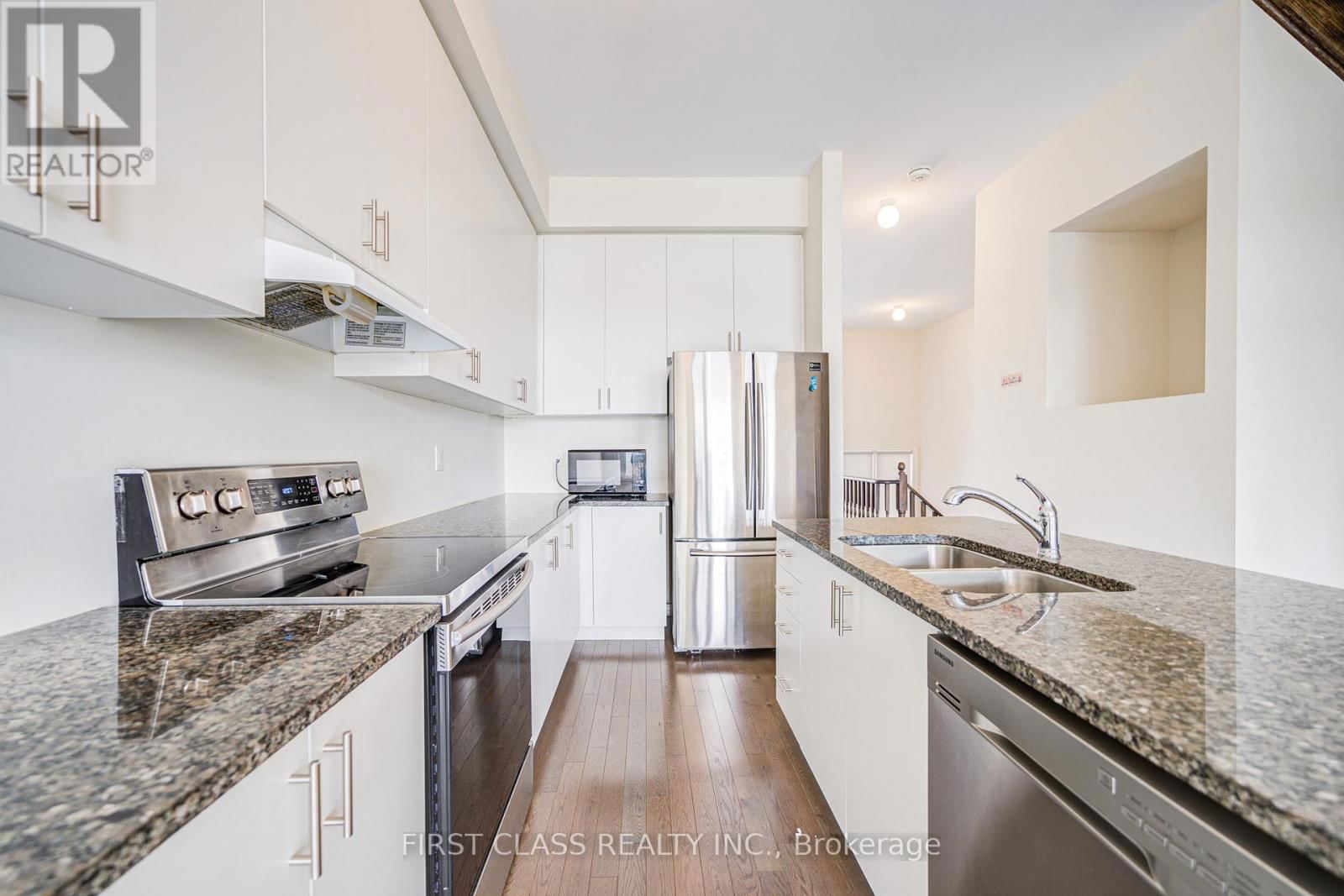 25 LASKIN DRIVE Image 18