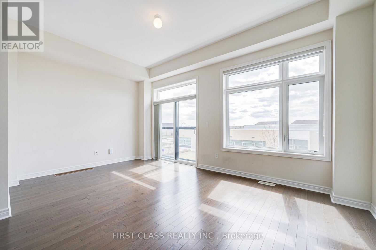 25 LASKIN DRIVE Image 19