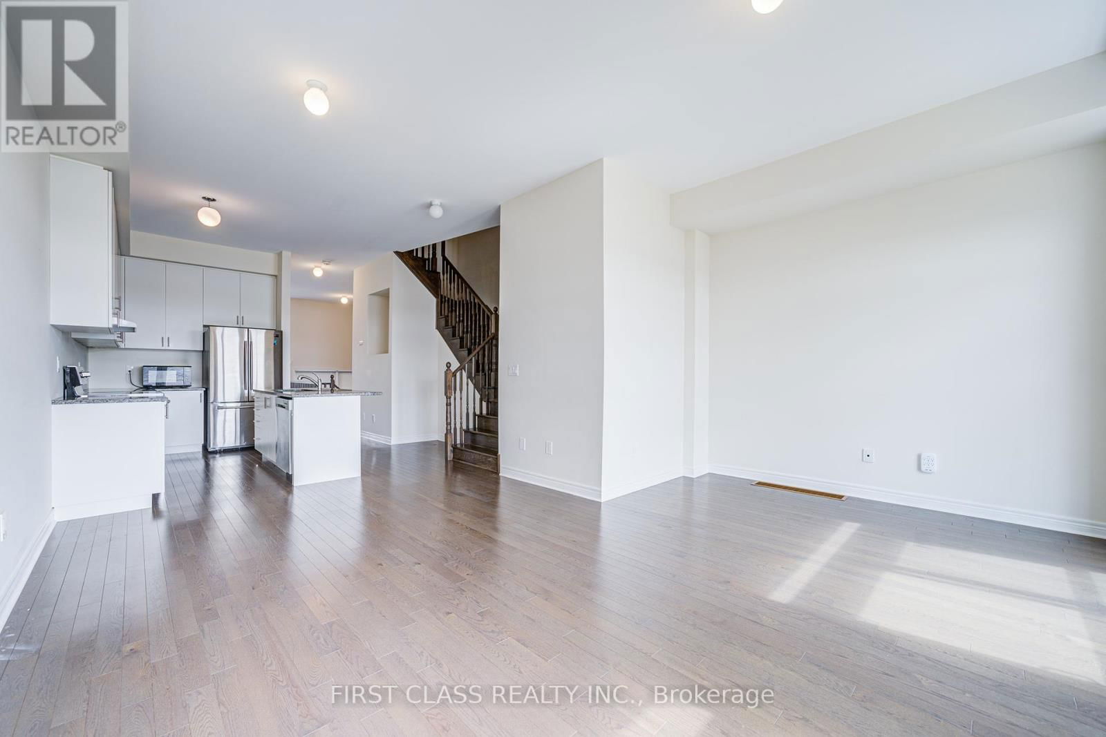 25 LASKIN DRIVE Image 20