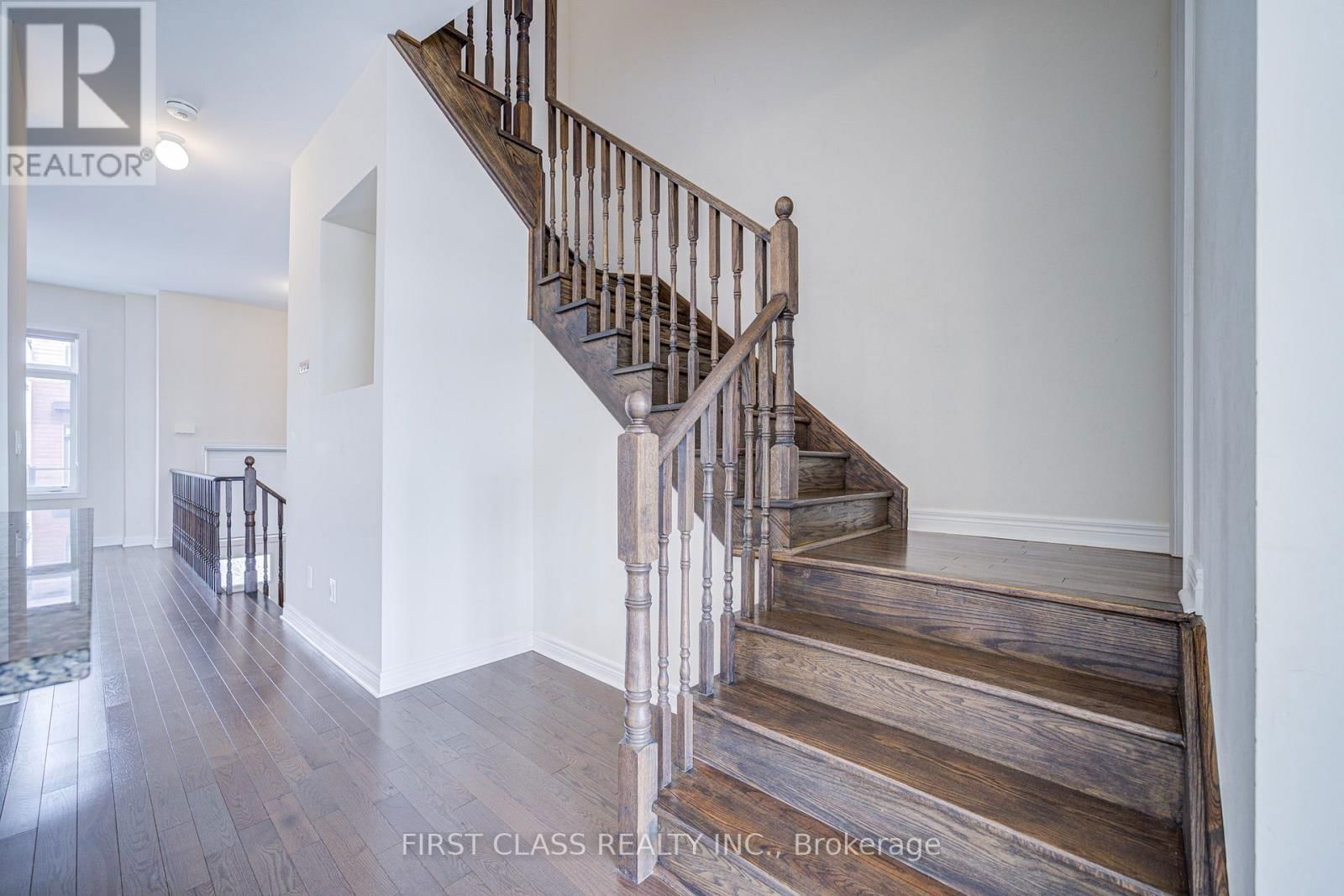 25 LASKIN DRIVE Image 22