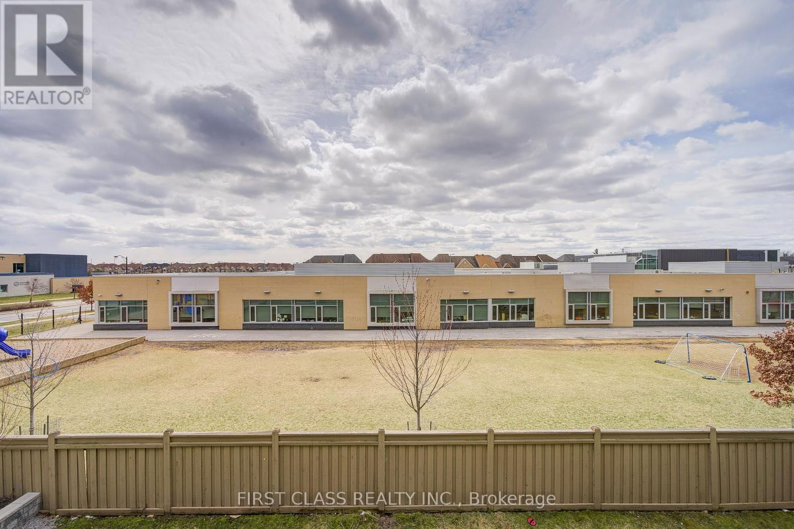 25 LASKIN DRIVE Image 23