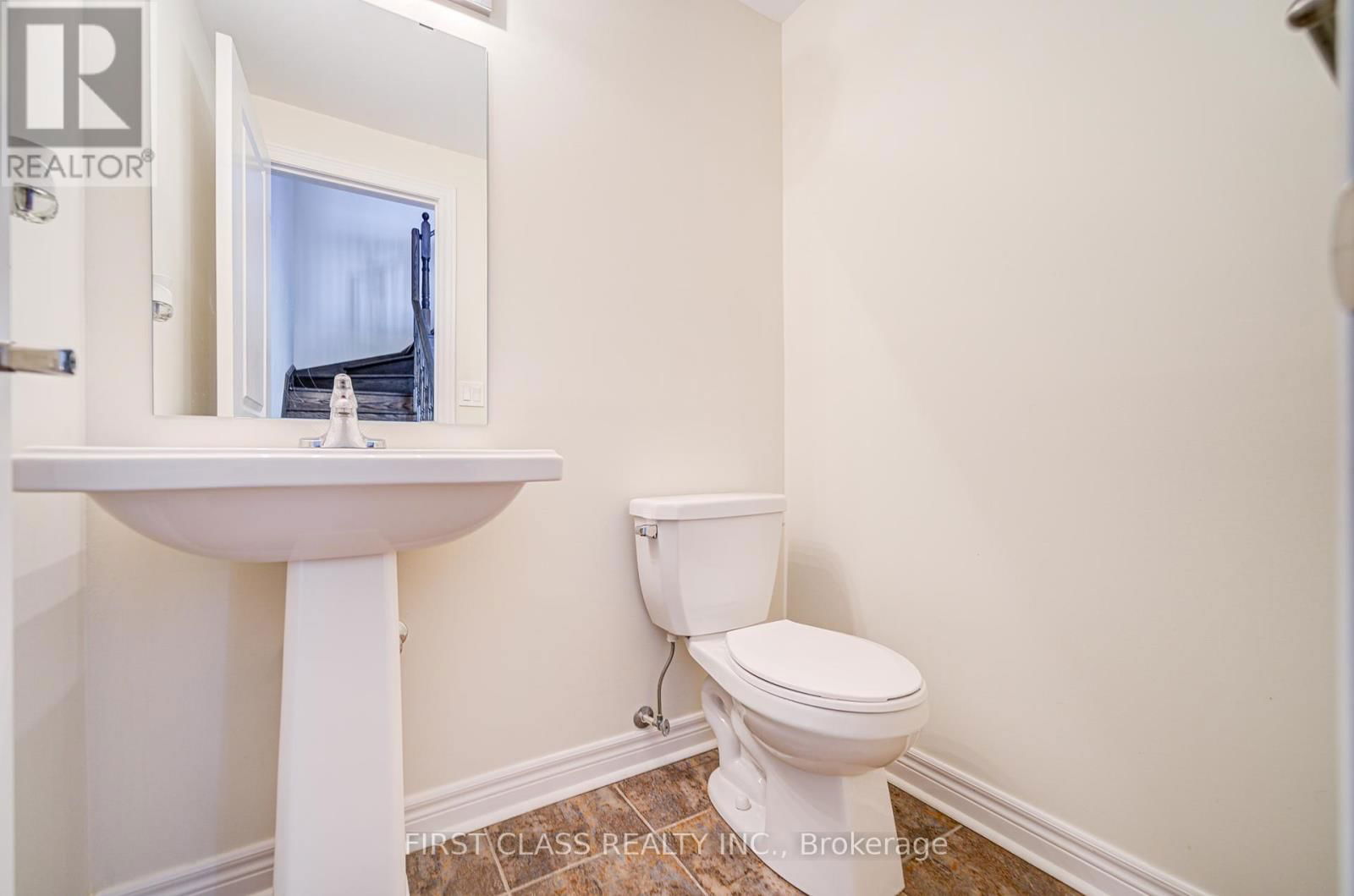 25 LASKIN DRIVE Image 26