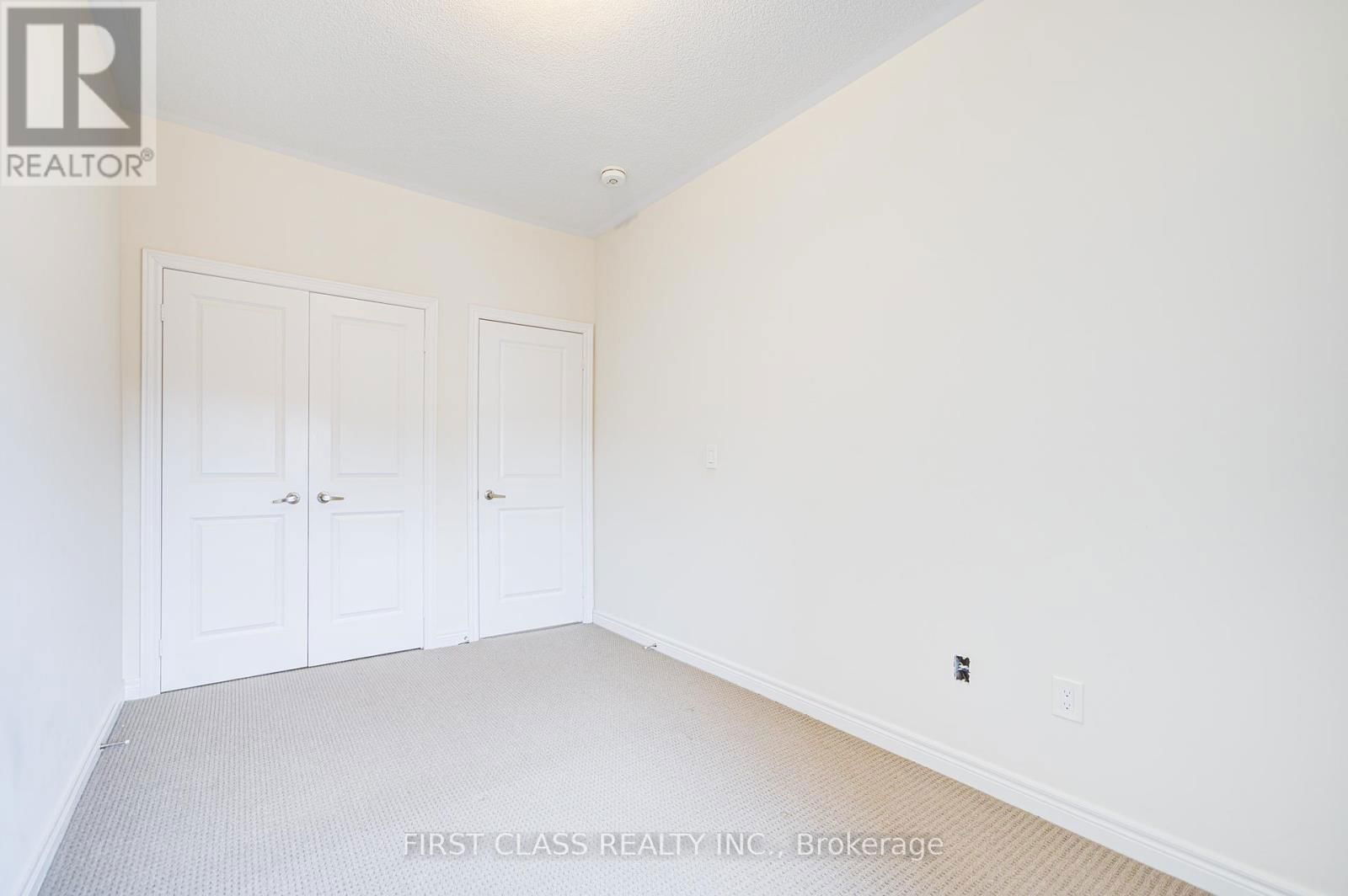 25 LASKIN DRIVE Image 40
