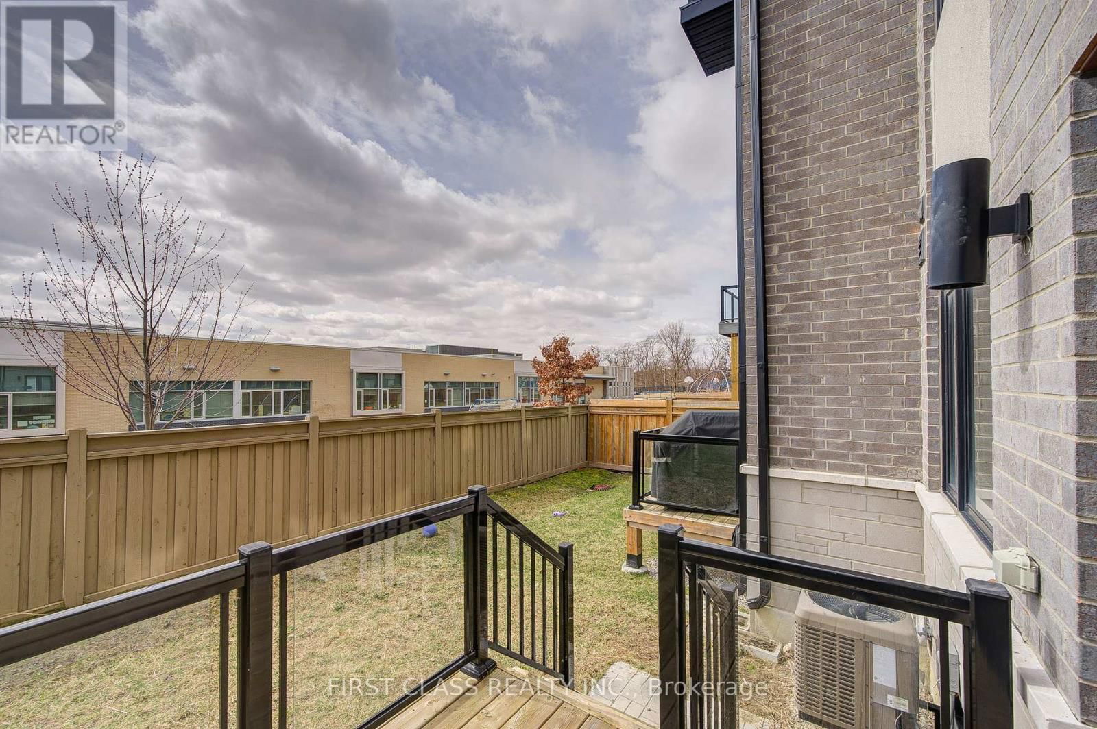 25 LASKIN DRIVE Image 46