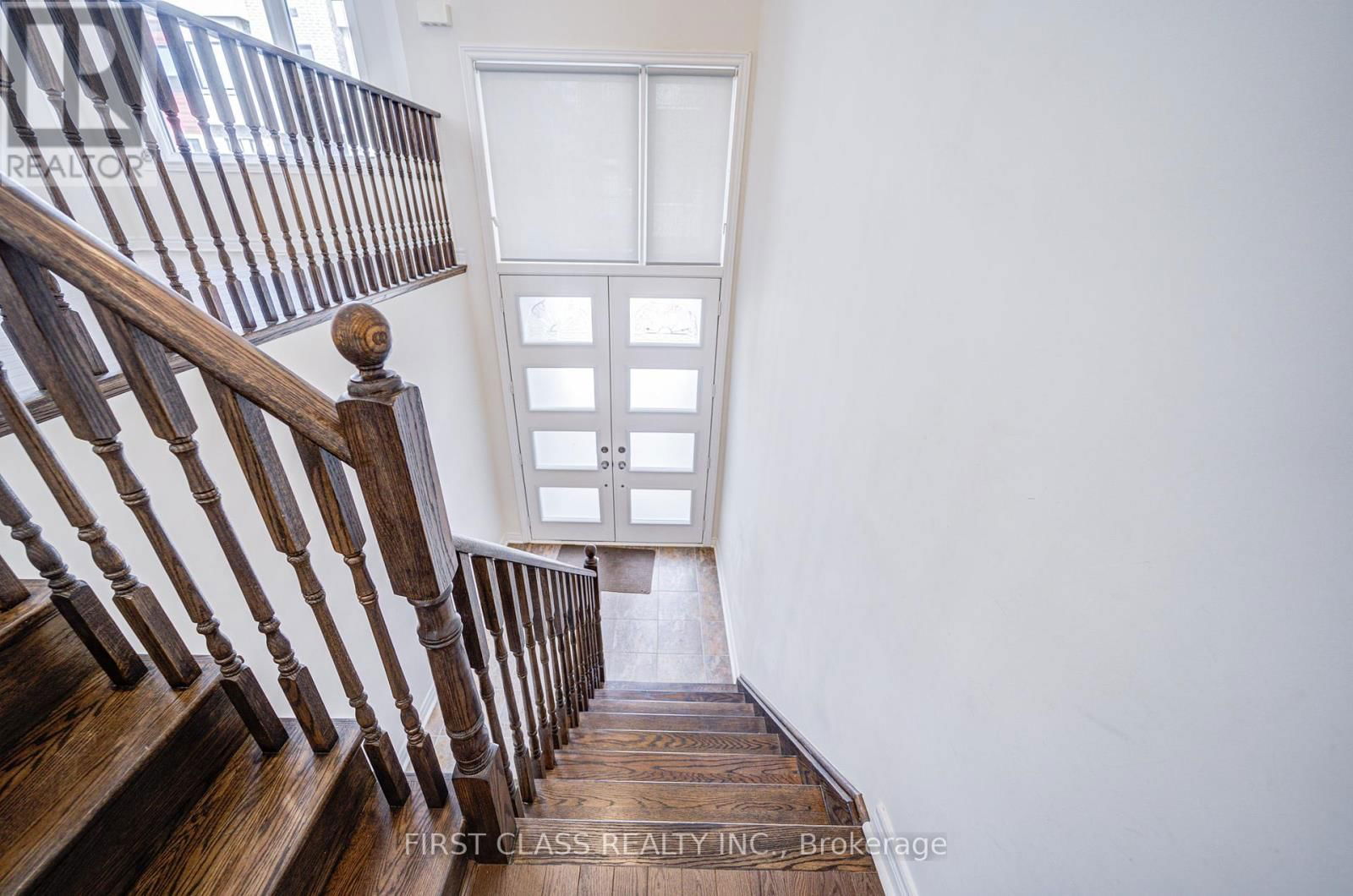 25 LASKIN DRIVE Image 5