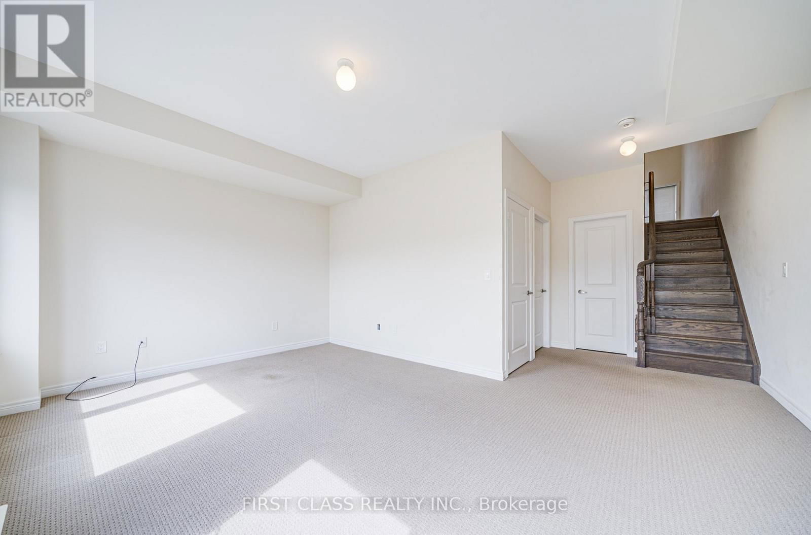 25 LASKIN DRIVE Image 8