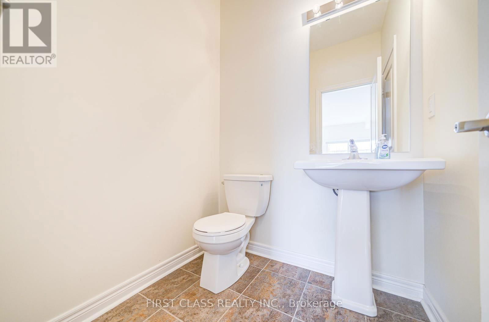 25 LASKIN DRIVE Image 9