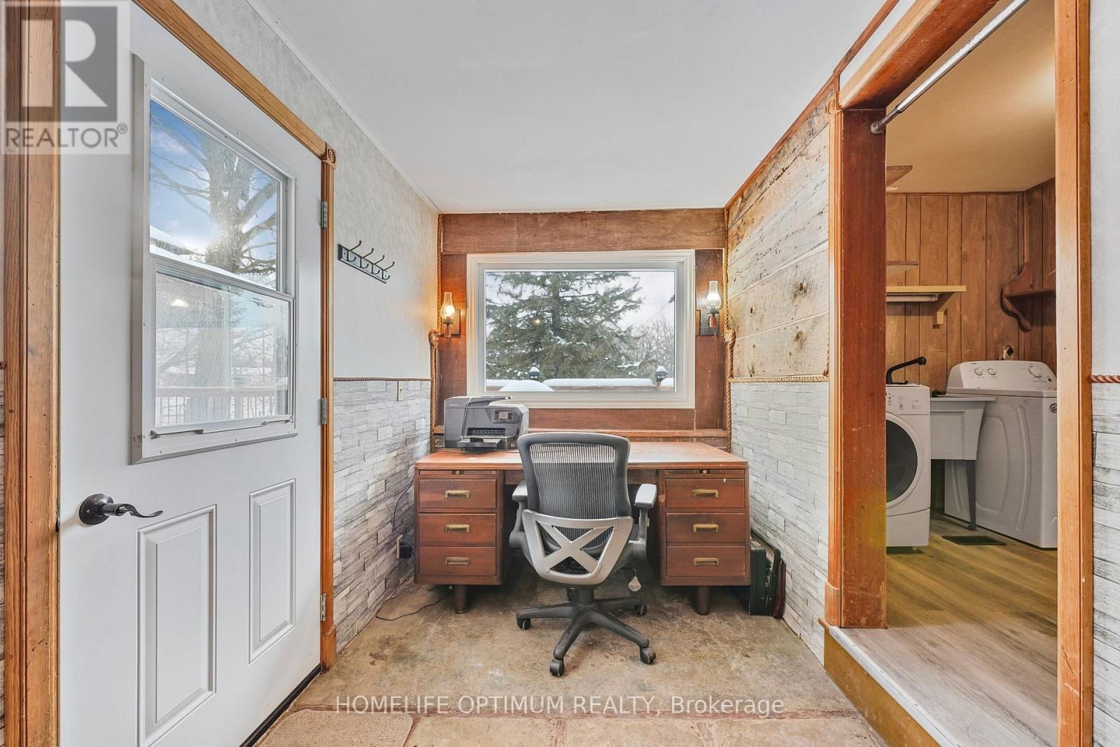 209 BARRIE STREET Image 13