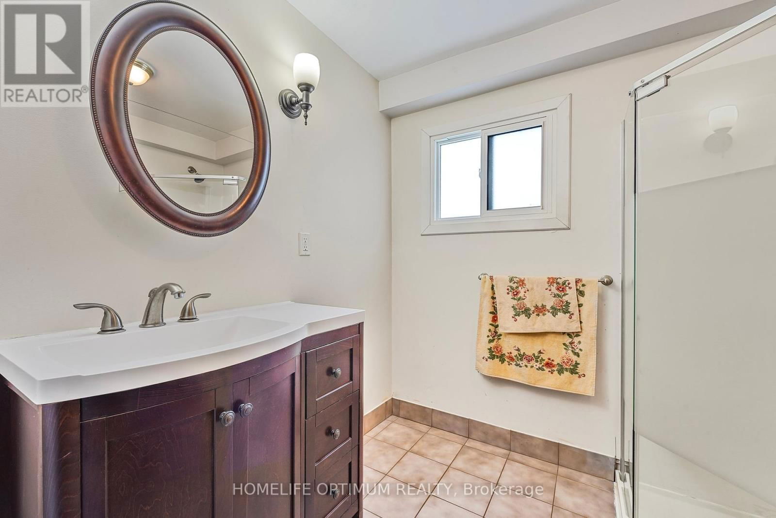 209 BARRIE STREET Image 15