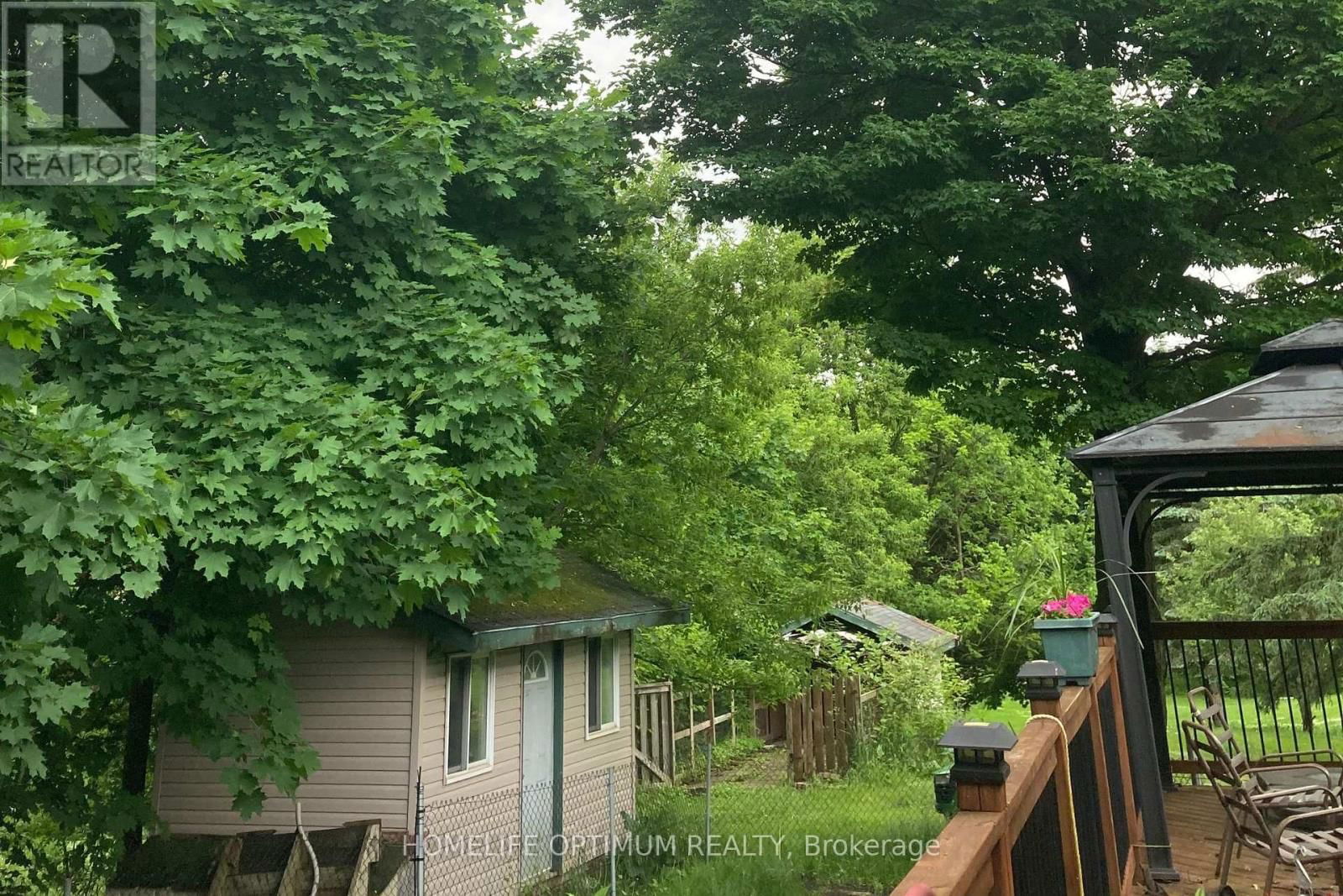 209 BARRIE STREET Image 30
