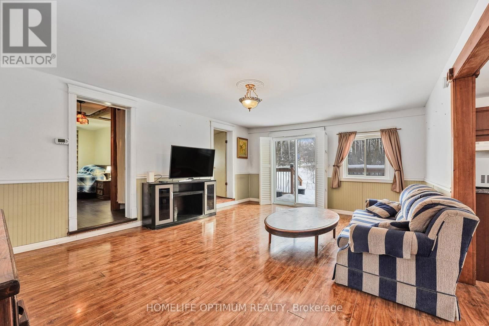 209 BARRIE STREET Image 6