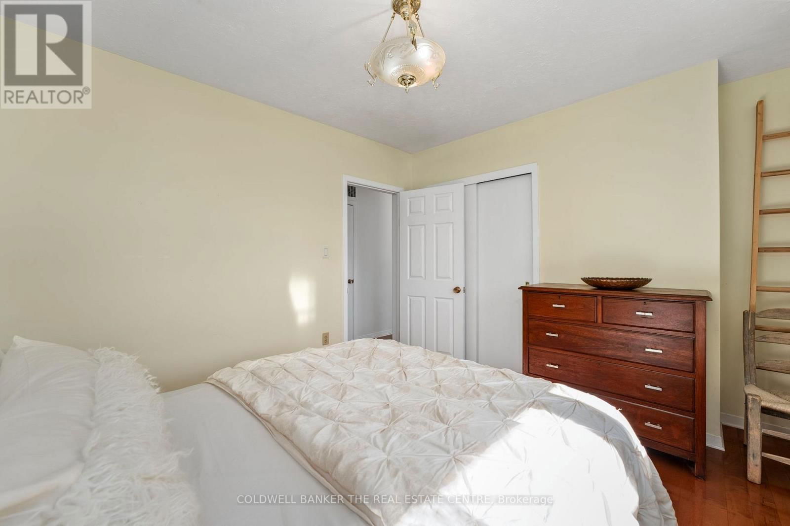 2546 9TH LINE Image 16