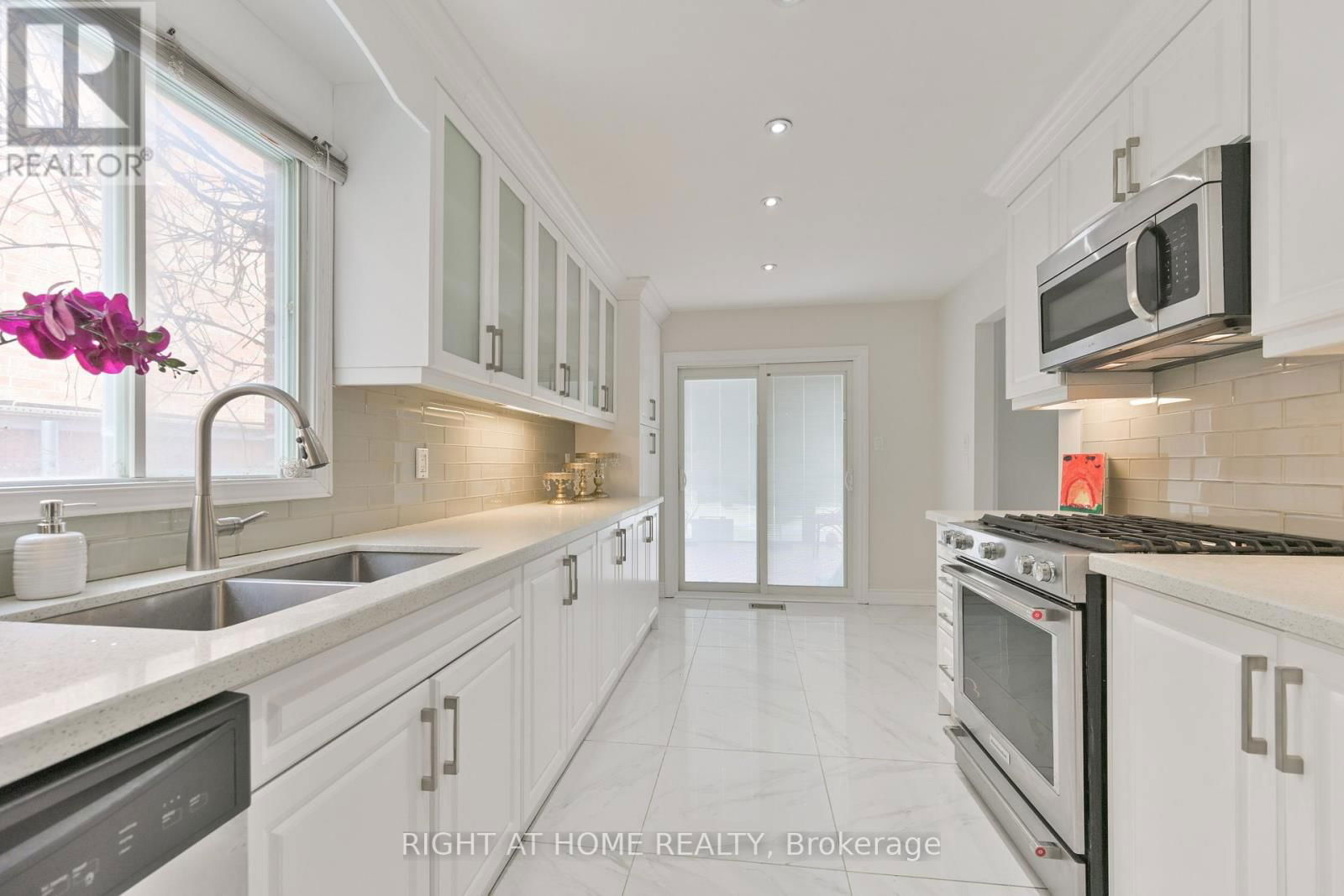 144 DON HEAD VILLAGE BOULEVARD Image 1