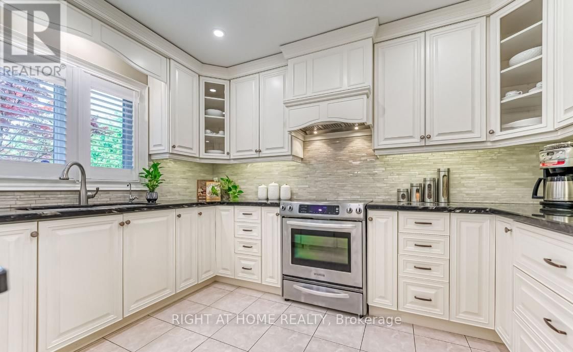 572 WYCLIFFE AVENUE Image 10
