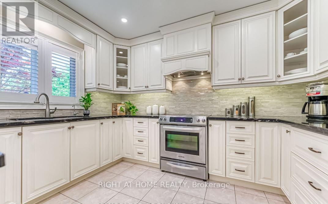 572 WYCLIFFE AVENUE Image 11