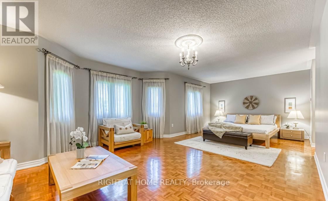 572 WYCLIFFE AVENUE Image 15