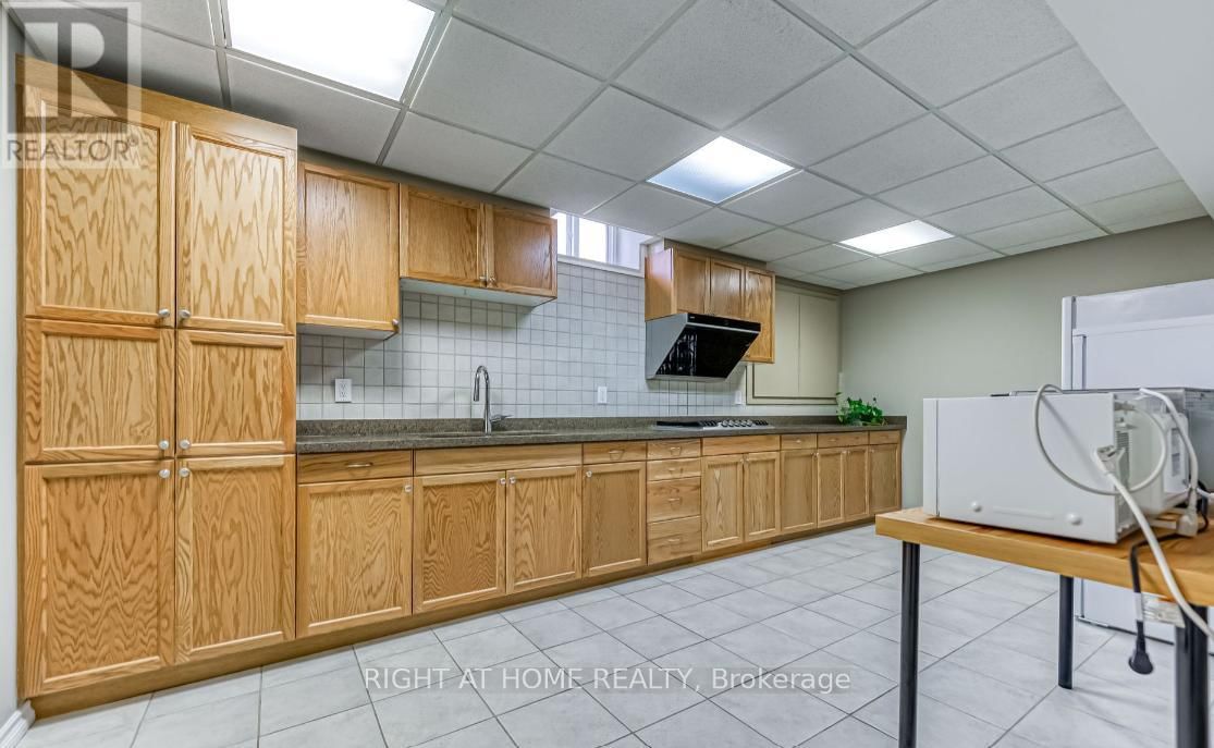 572 WYCLIFFE AVENUE Image 18