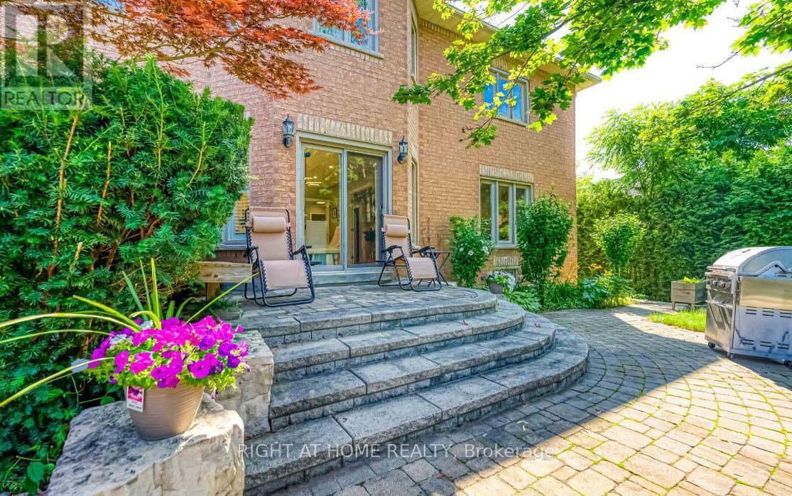 572 WYCLIFFE AVENUE Image 23