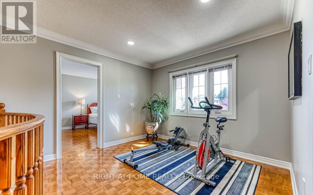 572 WYCLIFFE AVENUE Image 27