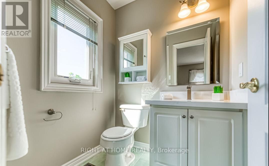 572 WYCLIFFE AVENUE Image 31