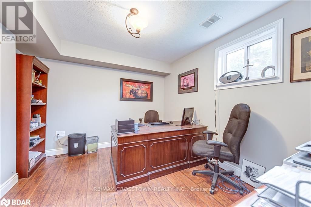 1104 ALFRED STREET Image 30