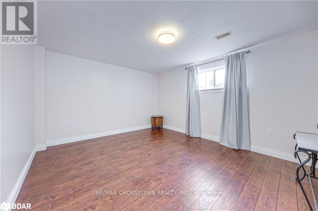 1104 ALFRED STREET Image 32