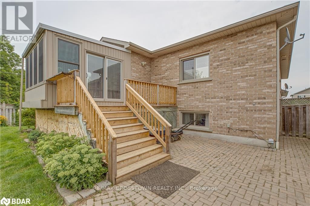 1104 ALFRED STREET Image 35